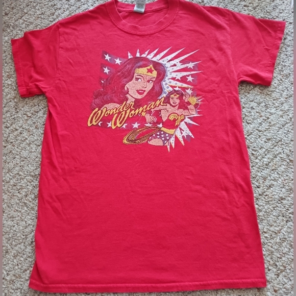 Wonder woman t-shirt - Picture 1 of 4